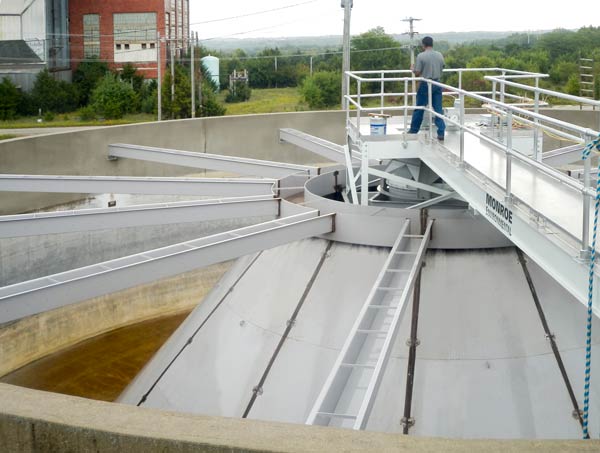 Installation of the reaction well on a Solids Contact Clarifier Solids Contact Circular Clarifier for lime softening at potable water plant