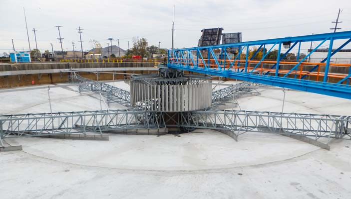 Primary clarifier for municipal wastewater treatment