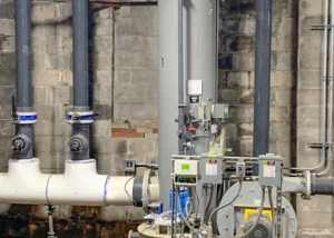 Scrubbing system to absorb leachate H2S fumes and other odors from wastewater treatment process